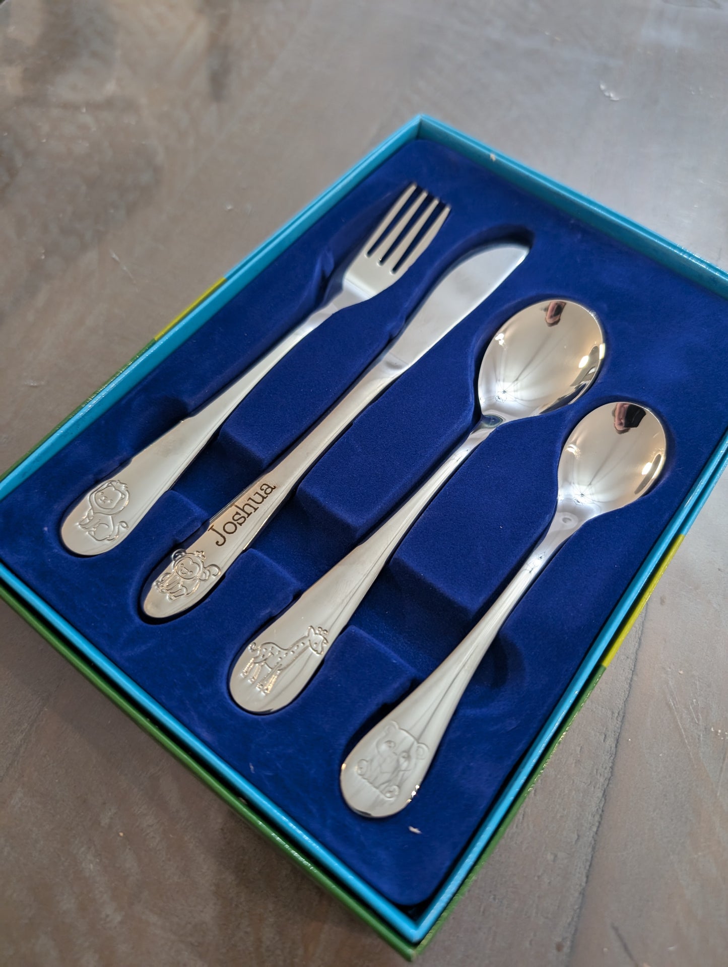 Children's utensil set